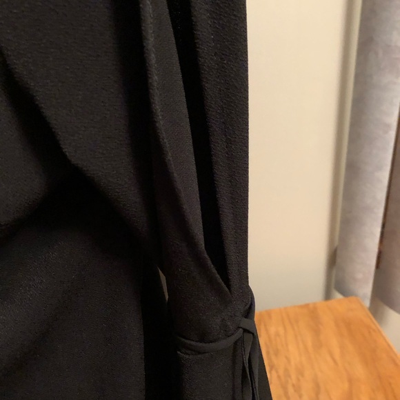 Express Black and Blue Garment - Picture 5 of 5